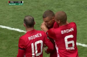 PRELEPE SCENE NA ‘OLD TRAFORDU’: Vidić opet obukao dres Mančestera i golom digao na noge ceo stadion (VIDEO)