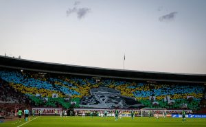 SRBI PONOVO NA TAPETU: Posle dobijenog prevoda pesme, UEFA žestoko kažnjava Zvezdu!