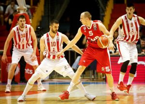 FOTO-UBOD: Na tribinama u Železniku bio ‘kamuflirani’ Amerikanac, mnogi ga već vide u dresu Zvezde (FOTO)