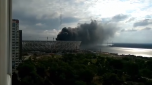 GORI: Vatrena stihija progutala deo stadiona u Volgogradu gde će se igrati SP (VIDEO)