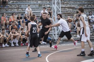 IZGLEDA DA JE GOTOVO: Divac upotrebio magiju i nagovorio Bogdana – pravo u Sakramento! (FOTO)