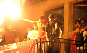 DELIJE NA KALEMEGDANU: Rade na tome da Radonjić ostane, Gudurić peva treneru (VIDEO)