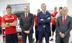 CRNOGRCI POTVRDILI: Zvezda želi prekaljenog štopera, samo ga jedan čovek može ubediti… (FOTO)