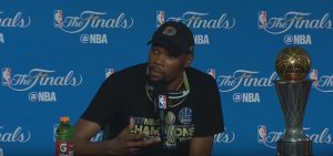 ŠTA MU JE OVO TREBALO: Kevin Durent tvitovao o Jokiću i razbesneo navijače (FOTO)