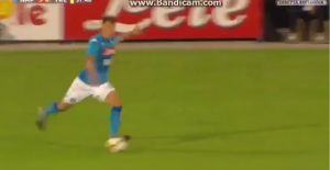 ZA USPOMENU I DUGO SEĆANJE: Kako poniziti protivnika? Dati mu gol sa svoje polovine (VIDEO)