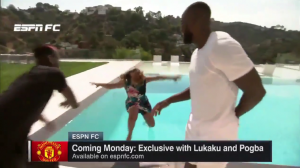 PA ON JE LUD: Otkačeni Pol Pogba tokom intervjua gurnuo novinarku u bazen! (VIDEO)