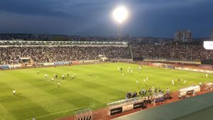 NEMA GDE IGLA DA PADNE: Jug prepun, na istoku i zapadu uskoro neće imati gde igla da padne (FOTO)