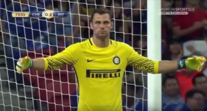 MAJSTORE, SVAKA ČAST: Vezista Intera sa skoro pola terena postigao autogol! (VIDEO)