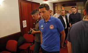 ‘KAMUFLAŽA’: Bivši as Zvezde sa Olimpijakosom u Humskoj, neprepoznatljivog izgleda (FOTO)