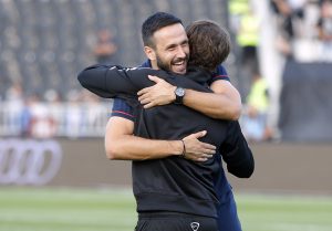 NA STADIONU PRIJATELJSKI: Zagrljaji Zdjelara, Vukovića i fudbalera Partizana, Darko Kovačević već na svom mestu (FOTO)