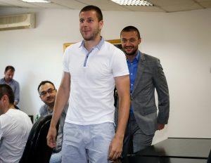 I POJAČANJE I ‘SAVETNIK’ ĐUKIĆU: Partizan predstavio još jednog novajliju, vrlo značajnog (FOTO)