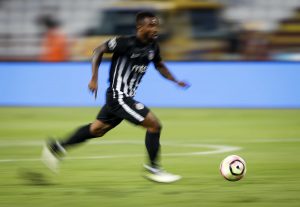 POTEZ DERBIJA: Suma je u stilu Ronaldinja okrenuo Savića (VIDEO)