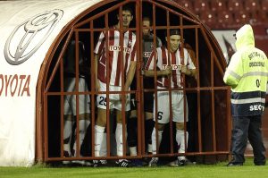 VREMEPLOV: Sećate li se kada je Nikola Žigić ‘mokrio’ kod korner zastavice? (VIDEO)