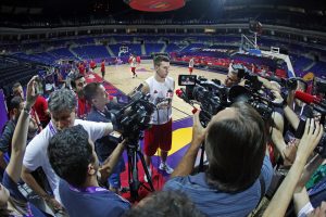 PANORAMA IZ ISTANBULA: ‘Orlovi’ treniraju, vojne snage sa puškama ih čuvaju (FOTOGALERIJA)