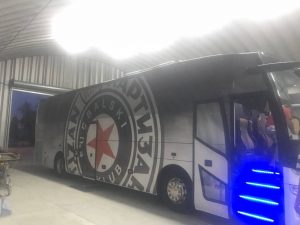 STIGAO JE: Pogledajte novi autobus Partizana, iz svakog ugla (FOTO)