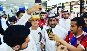 DŽEDA JE NA NOGAMA: Veliki broj ljudi dočekao Leonarda, sjajna atmosfera (VIDEO)