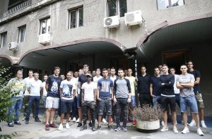 CRNO-BELA MISIJA JE USPELA: Partizanovi igrači i treneri pokazali veliko srce (FOTO) (VIDEO)