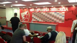 FOTO-UBOD: Konferencija Vladana Milojevića održana je u nesvakidašnjoj atmosferi