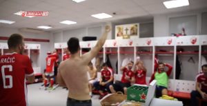 SLAVLJE U SVLAČIONICI: Tresla se Marakana od igrača Zvezde (VIDEO)