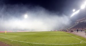 BAKLJE, VATRA, ALI NE ONA NA TERENU: Najbolje fotografije sa 155. ‘večitog derbija’ (FOTOGALERIJA)