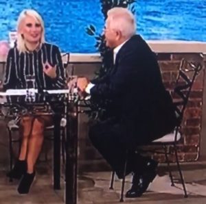 URNEBESNI BARD: Živadinović se našalio sa voditeljkom koju ‘ne vole’ navijači Partizana (VIDEO)