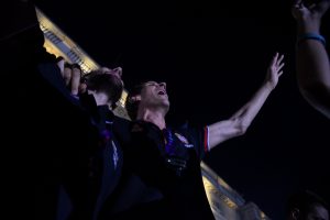 SLAVILO SE DO DUBOKO U NOĆ: Evo kako su ‘orlovi’ lumpovali na splavu posle balkona (FOTO) (VIDEO)