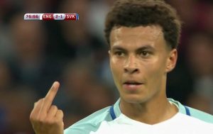 PRETI MU DRASTIČNA KAZNA: Dele Ali pokazao sudiji srednji prst?! (VIDEO)