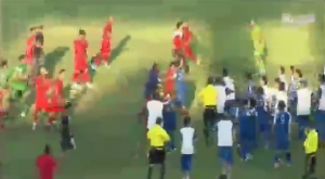 VREMEPLOV: Noć kada je fudbal video svoju najbrutalniju tuču, kada je krv tekla a terenom odzvanjali pucnji (VIDEO)