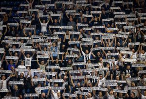 VEČE KOJE ĆE CRNO-BELI DUGO PAMTITI: Pogledajte fotografije koje su obeležile spektakl u Pioniru (FOTOGALERIJA)