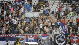 VIDEO UBOD: Pogledajte kako navijači beže od kiše na stadionu Partizana (VIDEO)
