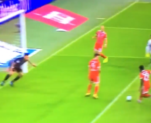 KOMANE, KAKO SI TO USPEO: ‘Alijanc arena’ je i dalje u čudu ovog zbog promašaja (VIDEO)