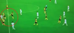 NAJGORIH 13 SEKUNDI U ISTORIJI LŠ: Ispucavanje, glavomet, a onda jedan klasičan nokaut (VIDEO)