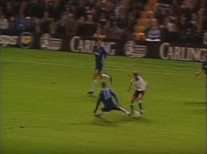 VREMEPLOV: Kako je Đani Ćurčić ‘bacio koga je stigao’ iz Čelsija i postigao najlepši gol u Engleskoj (VIDEO)