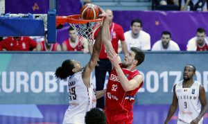 IGRA ‘MAČKE I MIŠA’: Sjajna zakucavanja Kuzmića i Marjanovića, lopta ponovo ide kao ‘po koncu’ (VIDEO)