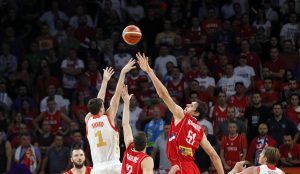 IMA JOŠ DOSTA DA SE IGRA: Navijači oduševljeni, Bobi blokadom ‘vratio Rusa u SSSR’ (FOTO)