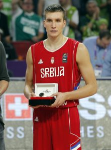 SKANDAL: Napadnut otac Bogana Bogdanovića u Istanbulu, jer mu je ćerka pevala Partizanovu pesmu