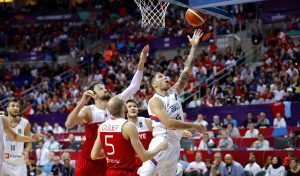 MIR U GLAVI, VATRA U SRCU: Turci vole Bogdana, ali ih je on sa zadovoljstvom utišao! (FOTO) (VIDEO)