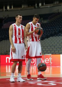 ŠTA TVITER KAŽE: Jedan igrač Zvezde je na udaru navijača, jedan je prebacio na Radašina, ostali veruju (FOTO)