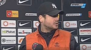 HAOS U FINIŠU: Everton ‘divljački’ polomio nogu Mudrinskom, Lalatović ‘poludeo’ na klupi i posle meča se posebno obratio Brazilcu (VIDEO)