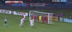 SLEDEĆI PUT PARKIRAJTE AUTOBUS: Čak 11 igrača Jermenije pokušalo je da spreči Levandovskog, ali… (VIDEO)