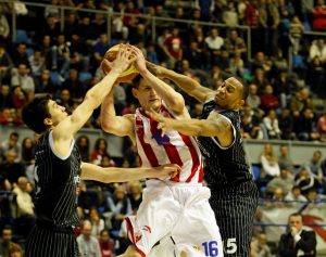 EVENTUALNA ŠANSA: Bivši plej Partizana koji je u životnoj formi ostao bez kluba zbog svađe!