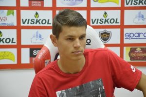 MLADI VESELINOVIĆ PRED ZEMUN: Voša mora da opravda ulogu favorita