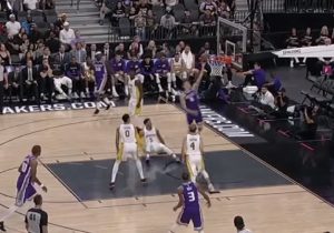 SA POLA SNAGE: Karakterističan prodor Bogdana koji je bacio na pod beka Lejkersa (VIDEO)