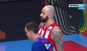 SILNE OVACIJE: Pero Antić po prvi put ušao u igru, usledilo je oduševljenje i skandiranje