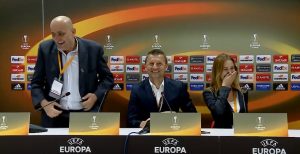 LUDNICA NA KONFERENCIJI: Skenderbegov prevodilac kao iz cirkusa – nasmejao sve sa: ‘ne za*ebavaj me’ (VIDEO)