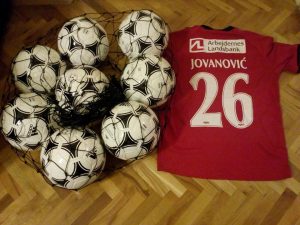 NE ZABORAVLJA KORENE: Pogledajte kako je reprezentativac Srbije iznenadio nekadašnjeg trenera (FOTO)