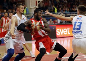 PUCAJU OBRUČI U ŽELEZNIKU: Lesor vs Starovlah – čiji ‘poster’ bolje leži na ‘zidu’? (VIDEO)