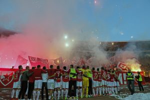 NAVIJAČI ARSENALA BAŠ ‘TRAŽE ĐAVOLA’: Potcenjivanje i omalovažavanje Crvene zvezde je ‘mač sa dve oštrice’ (FOTO)