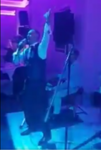 PESMA KOJA ĆE IZAZVATI REAKCIJE: Albert Nađ se na svom venčanju latio mikrofona i ‘opleo’ po Zvezdi! (VIDEO)