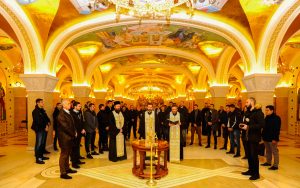 POSETA: Crvena zvezda donirala novac za Hram Svetog Save, održana molitva pred Keln (FOTO)